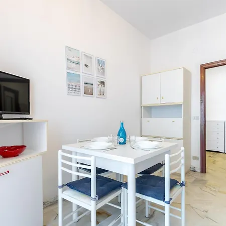 Hostdomus - Cozy Corner Near The Sea Apartment Finale Ligure