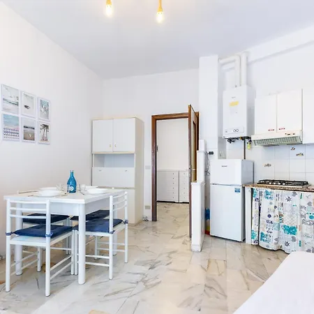Hostdomus - Cozy Corner Near The Sea Apartment Finale Ligure