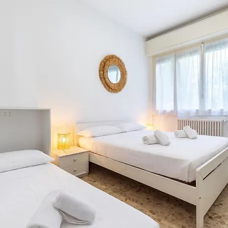Apartment Hostdomus - Cozy Corner Near The Sea *
