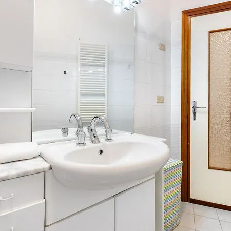 Hostdomus - Cozy Corner Near The Sea Apartment Finale Ligure
